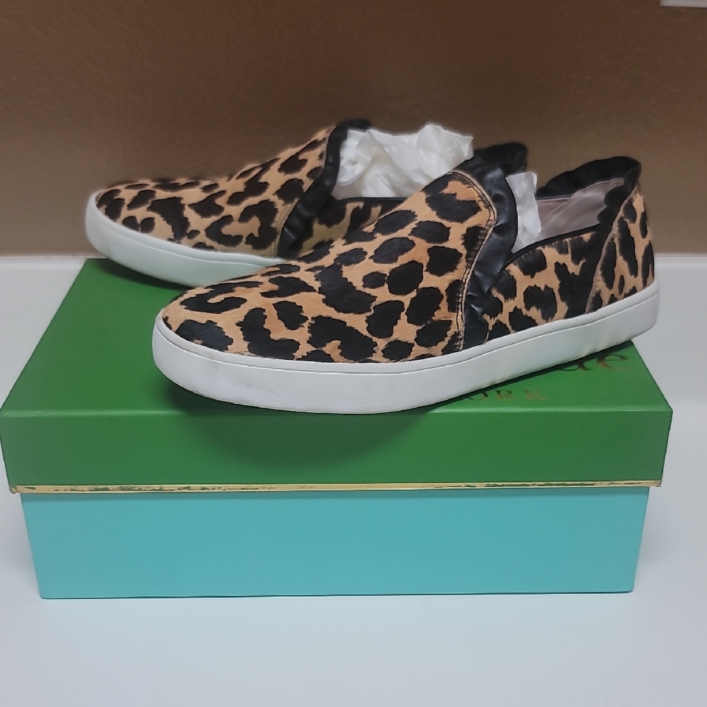 Kate Spade Tan and Black Slip-On Sneakers 🐆